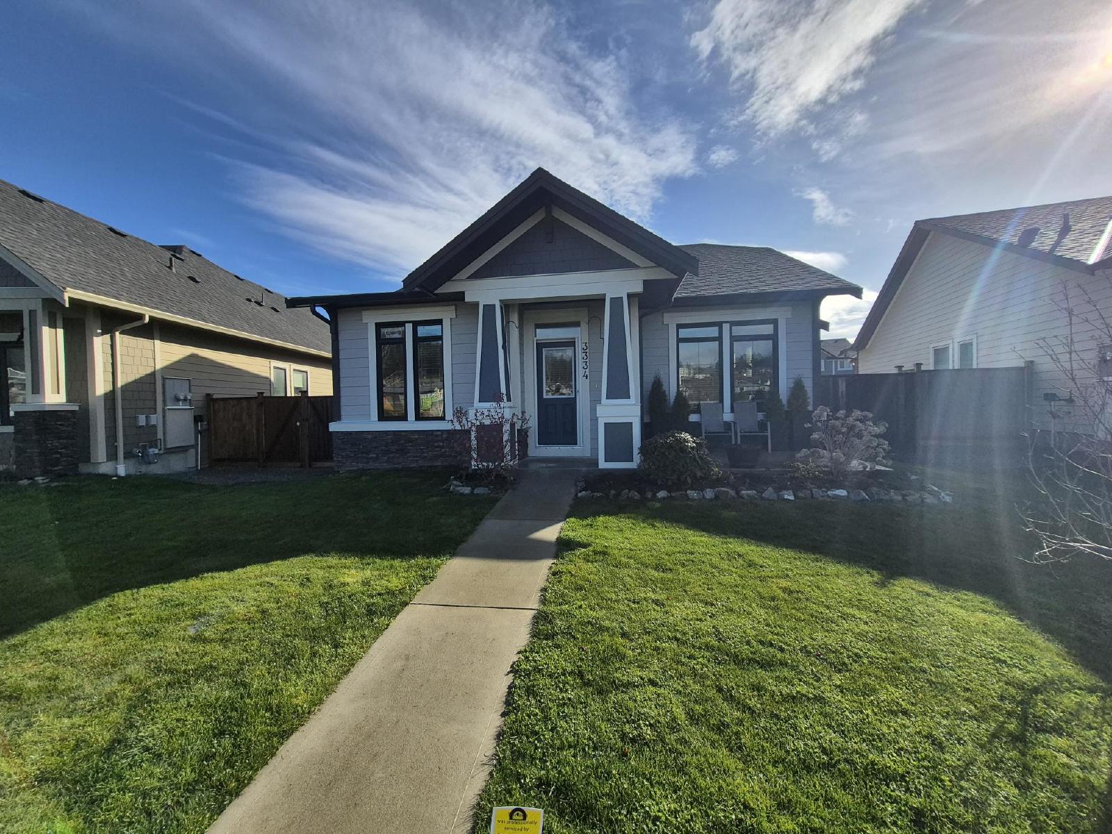 Trumpeter Street 3334 - Main property image