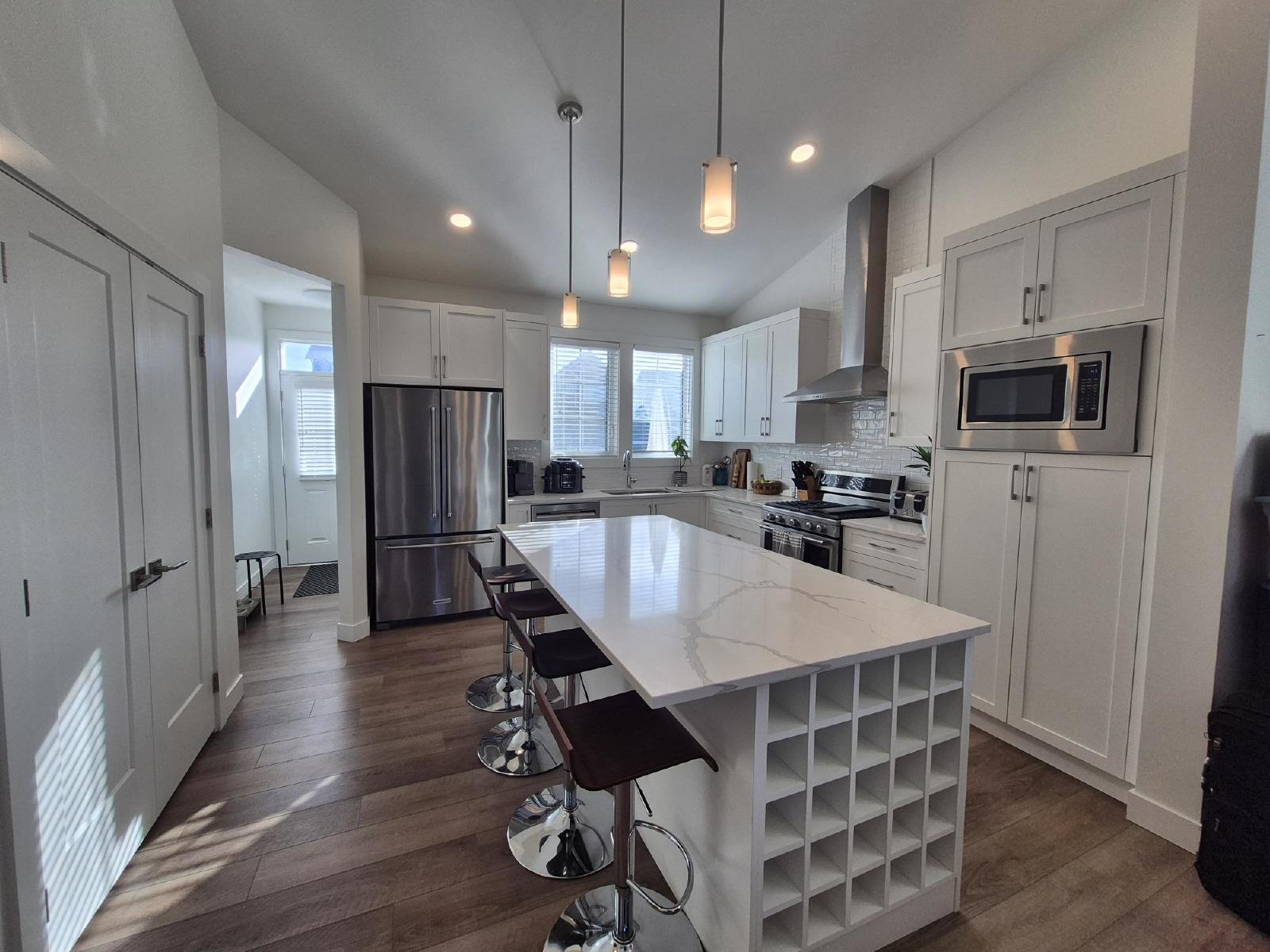 Trumpeter Street 3334 - Main property image