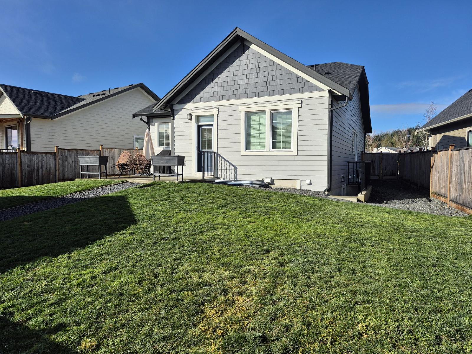 Trumpeter Street 3334 - Main property image