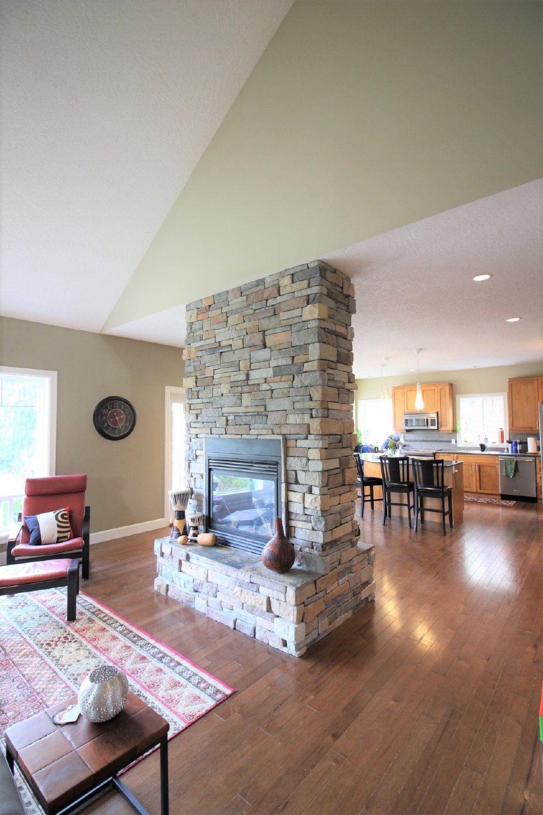Maple Avenue North 2253 - Main property image