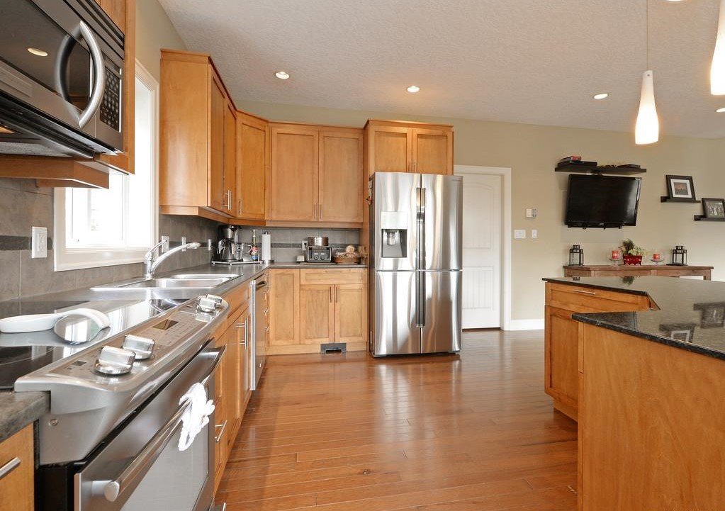 Maple Avenue North 2253 - Main property image