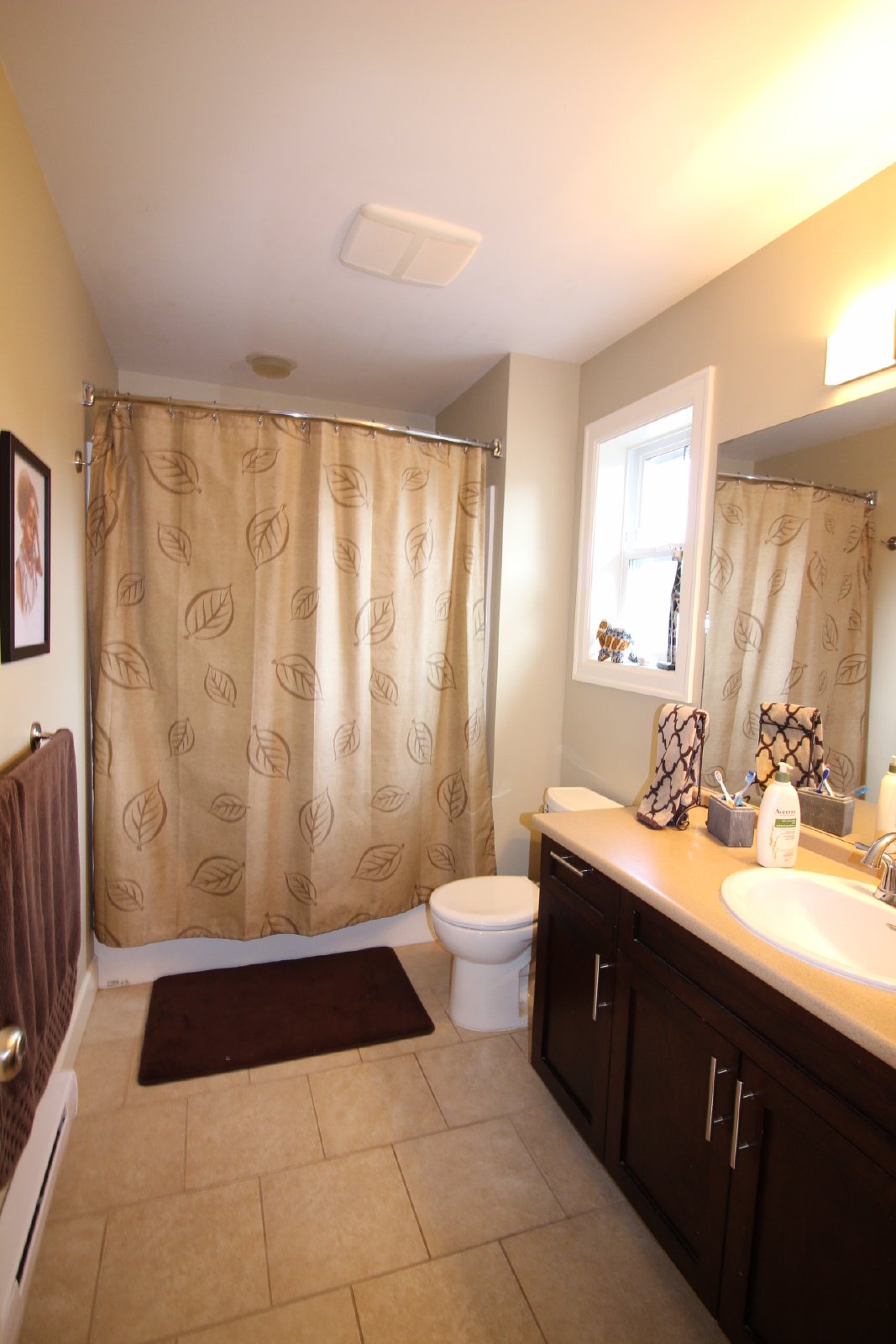 Maple Avenue North 2253 - Main property image