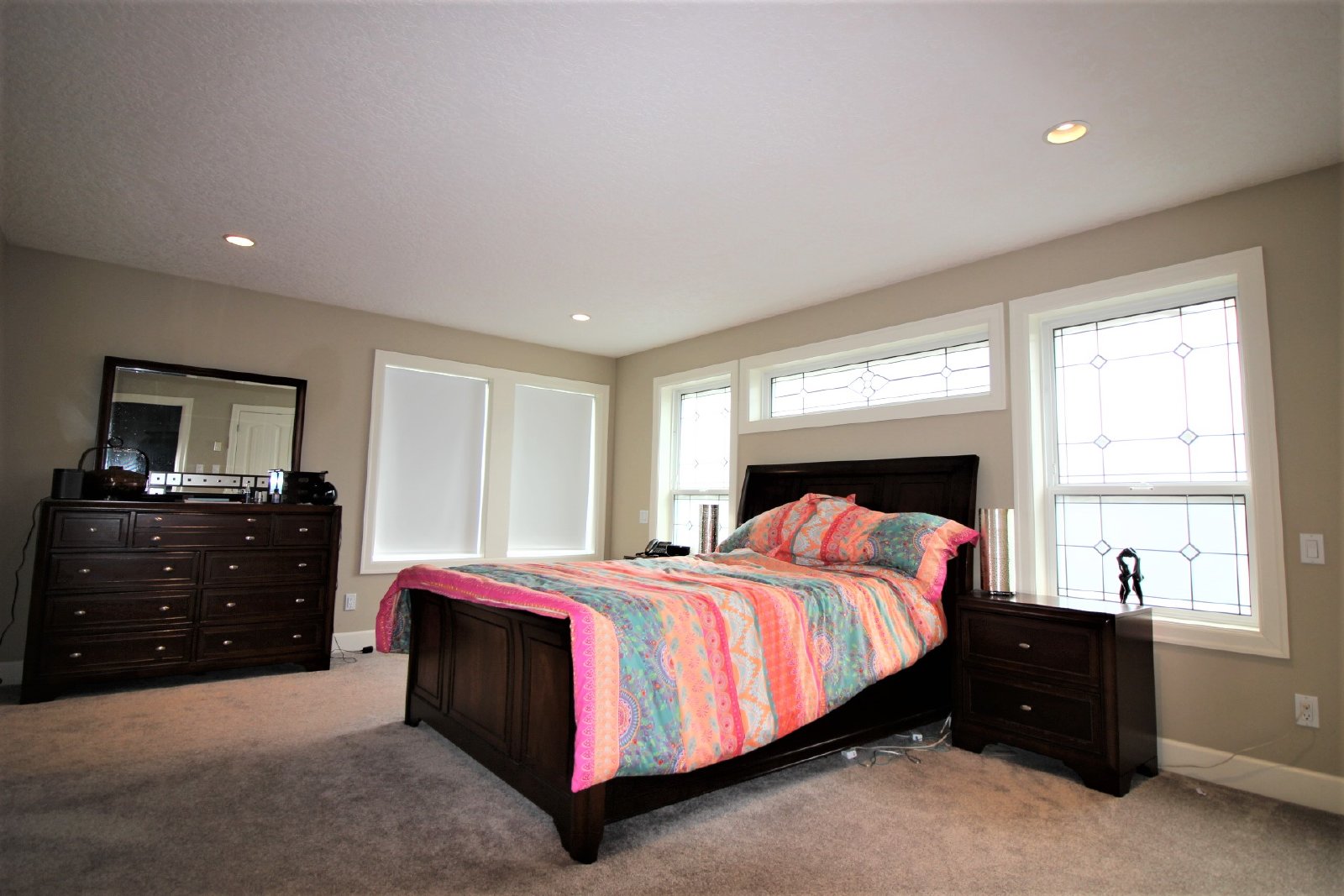 Maple Avenue North 2253 - Main property image