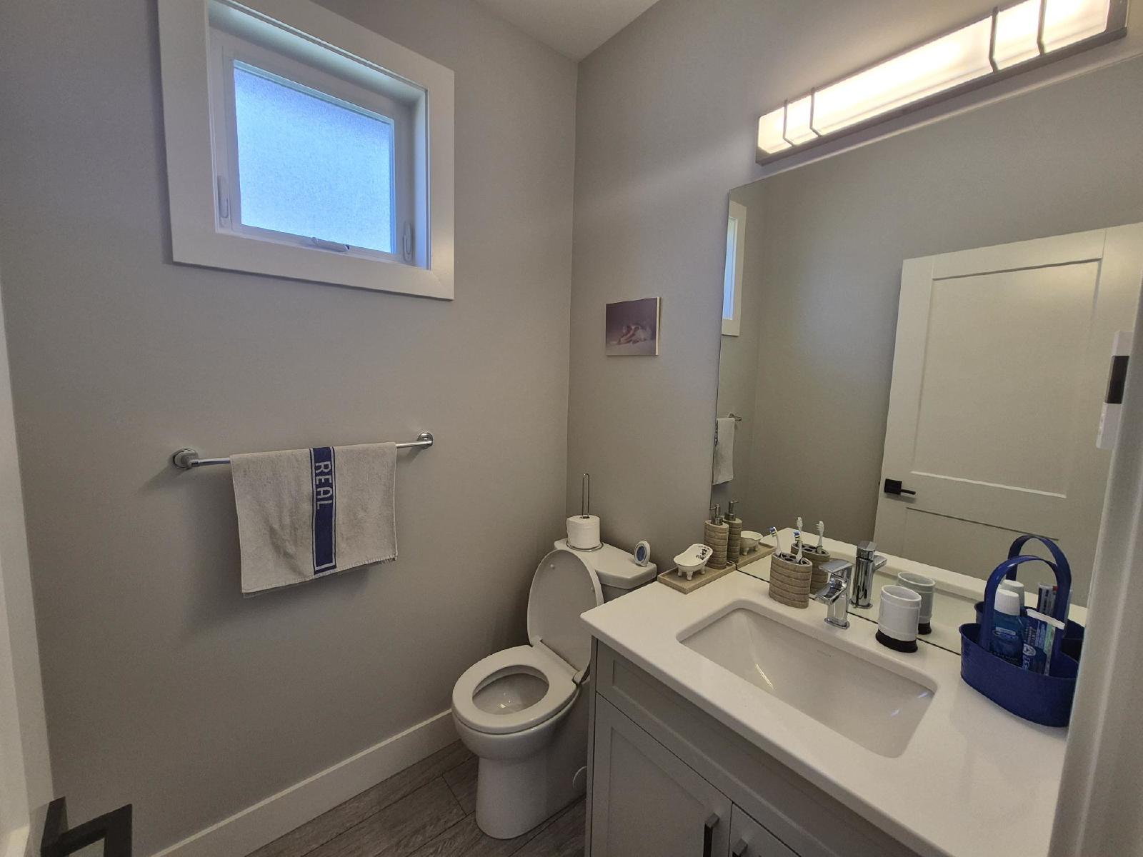 6535 Felderhof Road - 1 property image