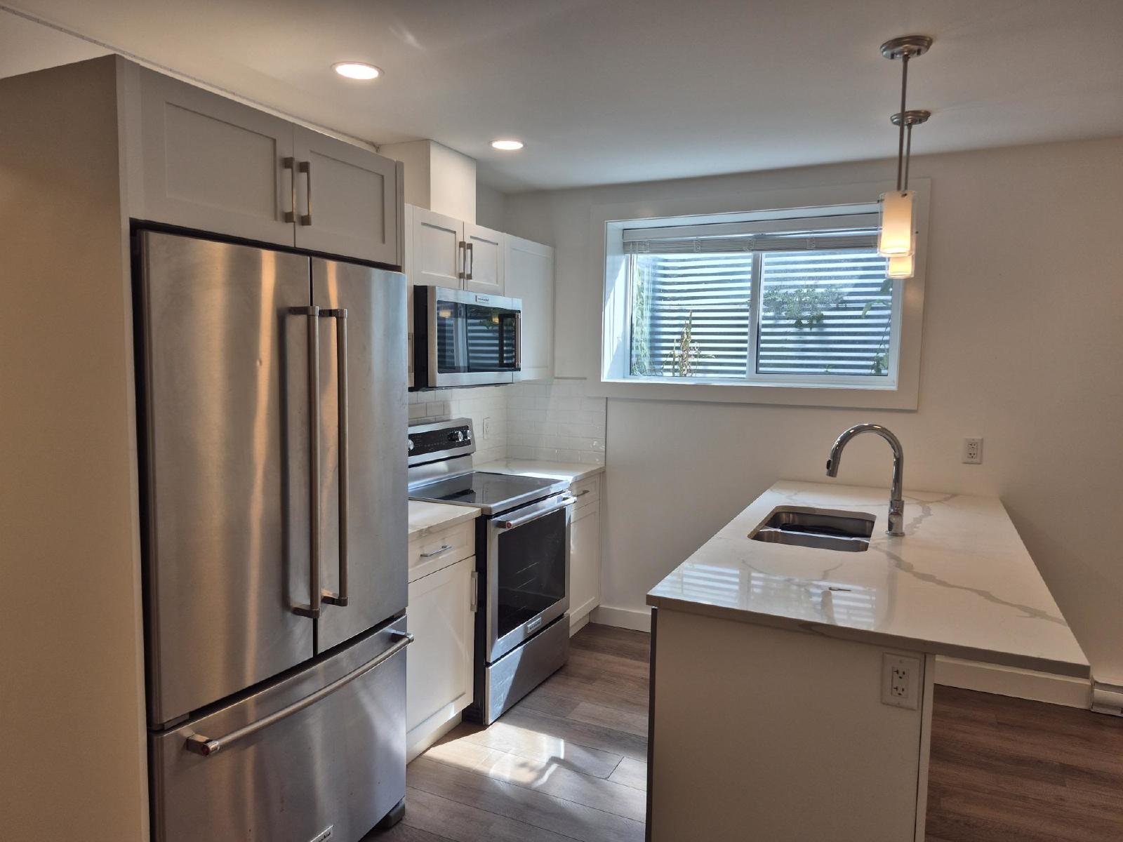Trumpeter Street 3334 - Suite property image