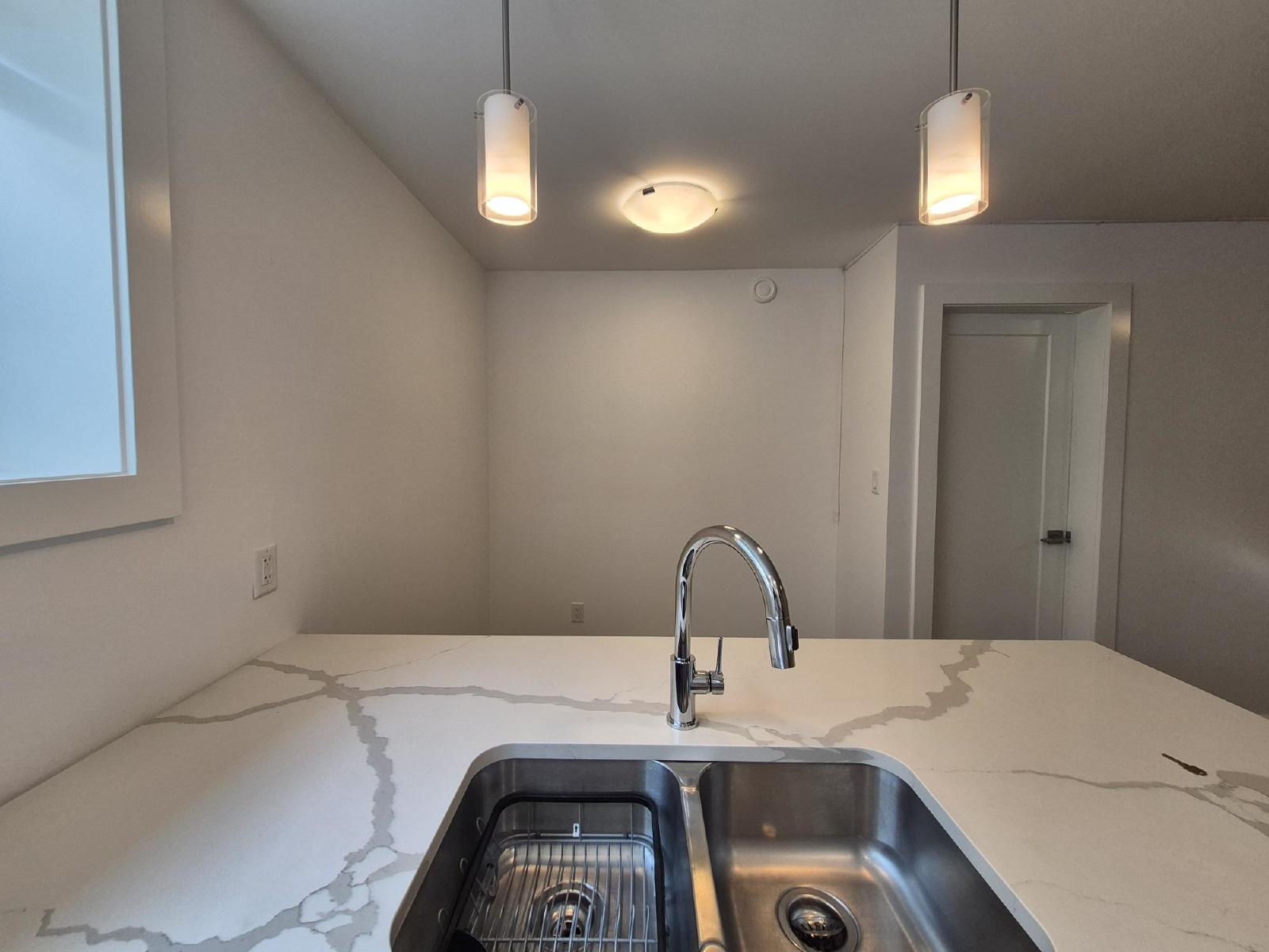 Trumpeter Street 3334 - Suite property image