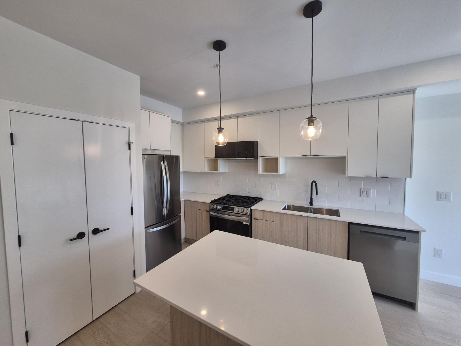 611 -2629 Millstream Road - 1 property image