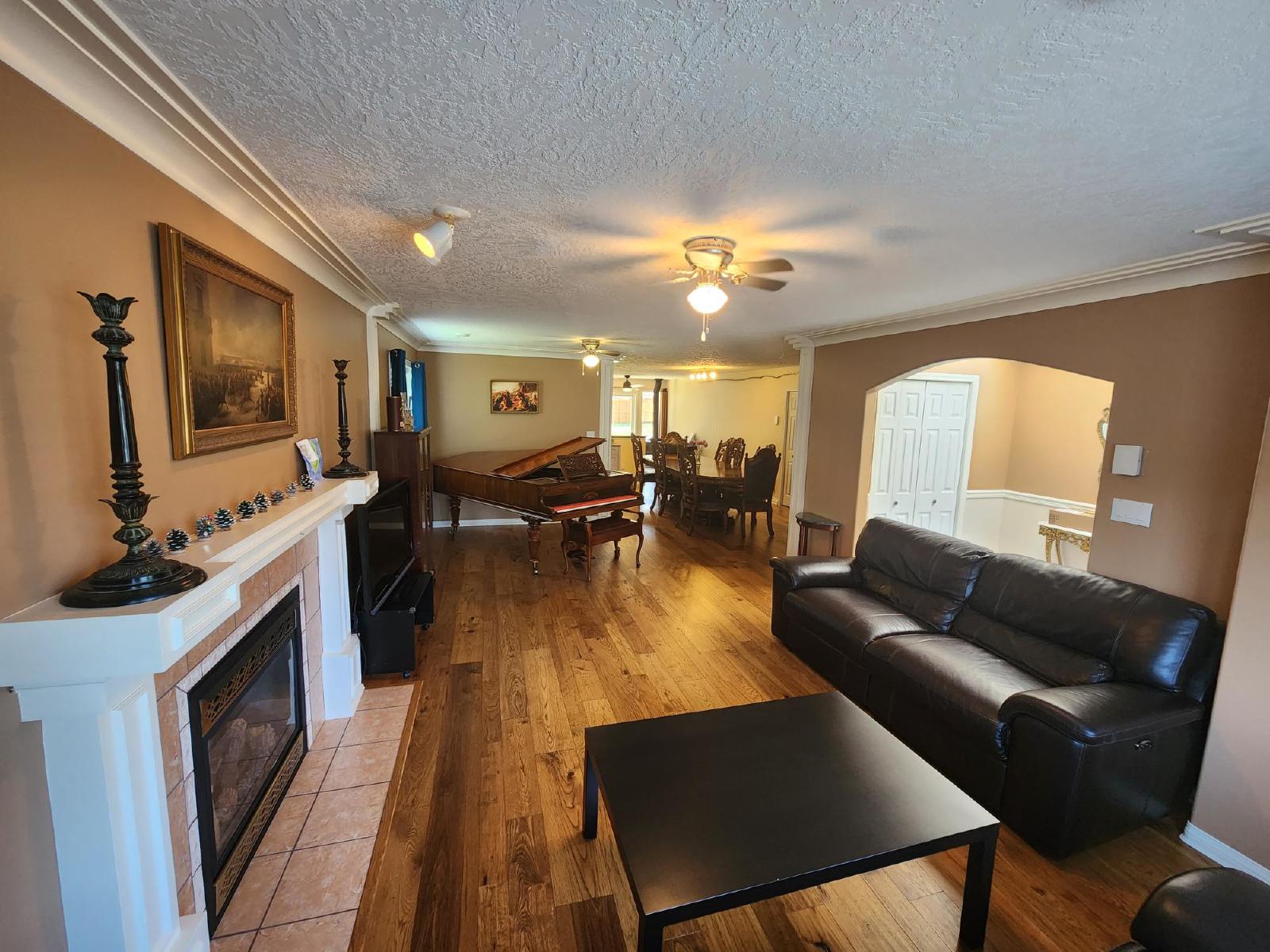 Maple Avenue North 2224 - 1 property image