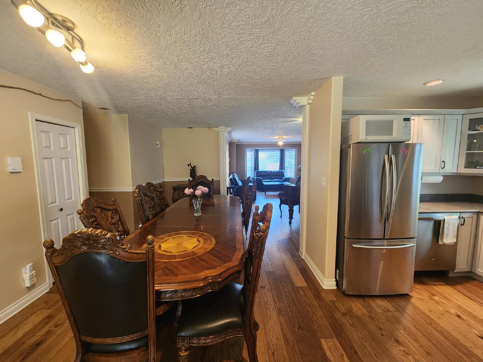 Maple Avenue North 2224 - 1 property image