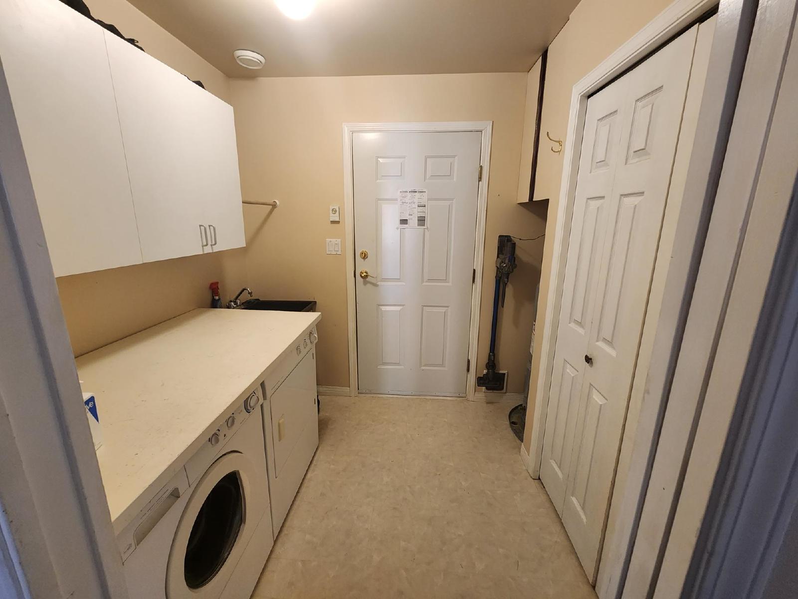 Maple Avenue North 2224 - 1 property image