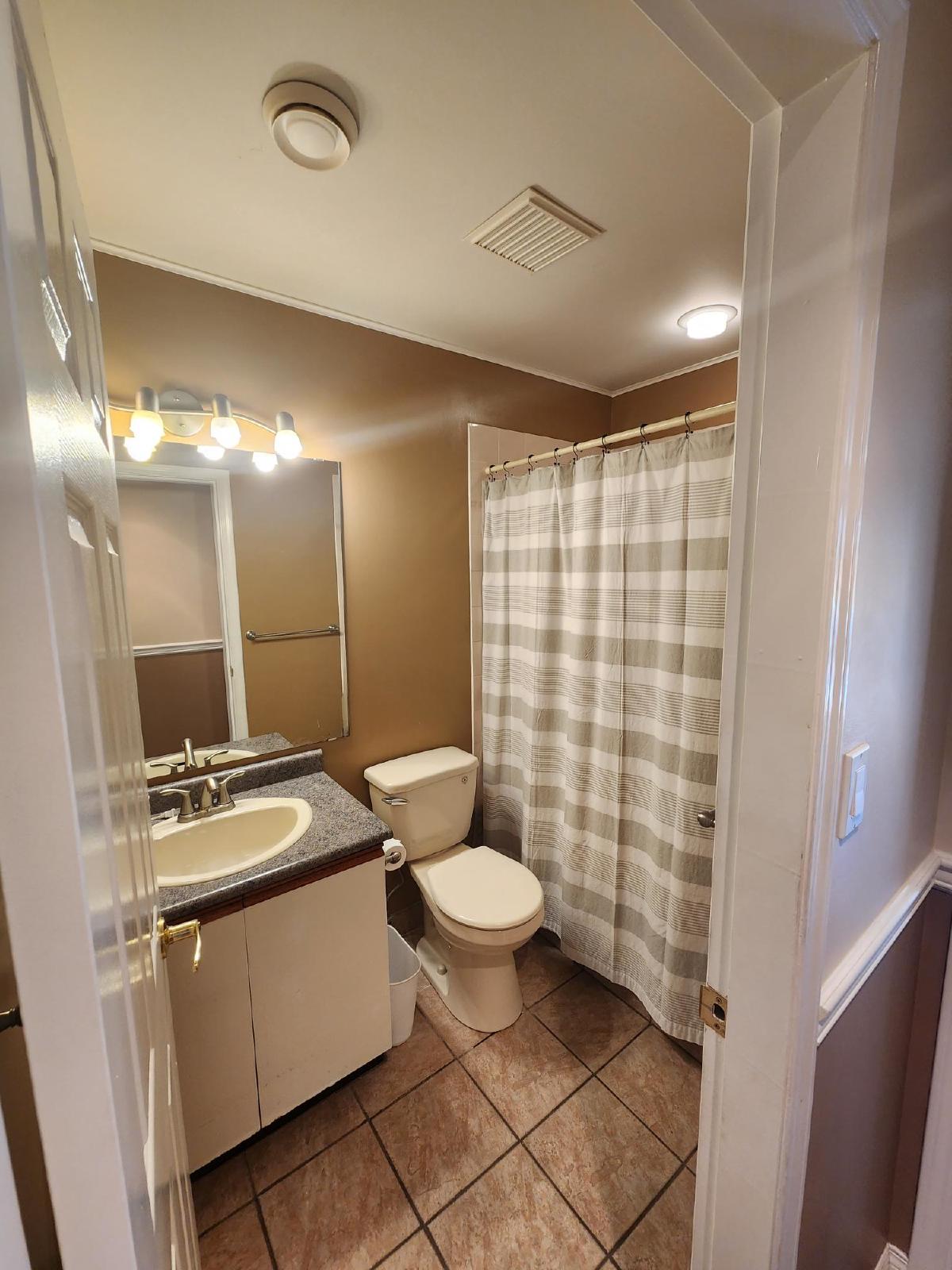 Maple Avenue North 2224 - 1 property image