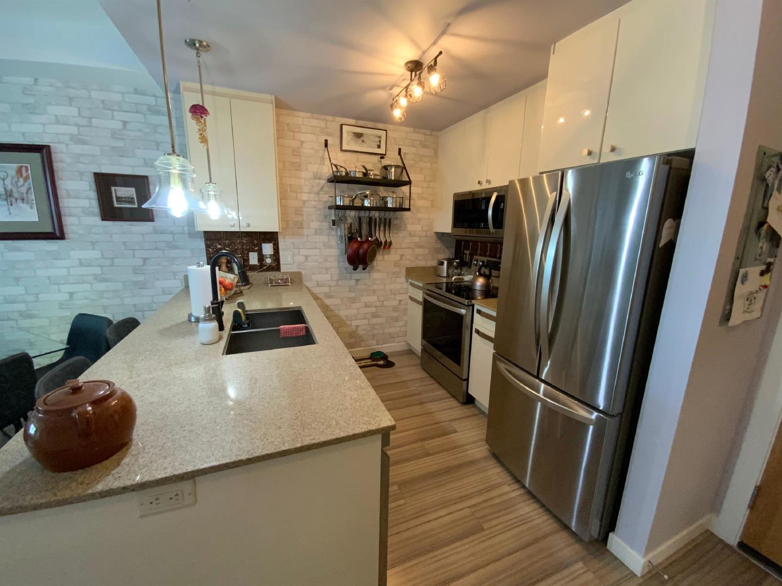 Jacklin Road 304-2871 - 304 property image