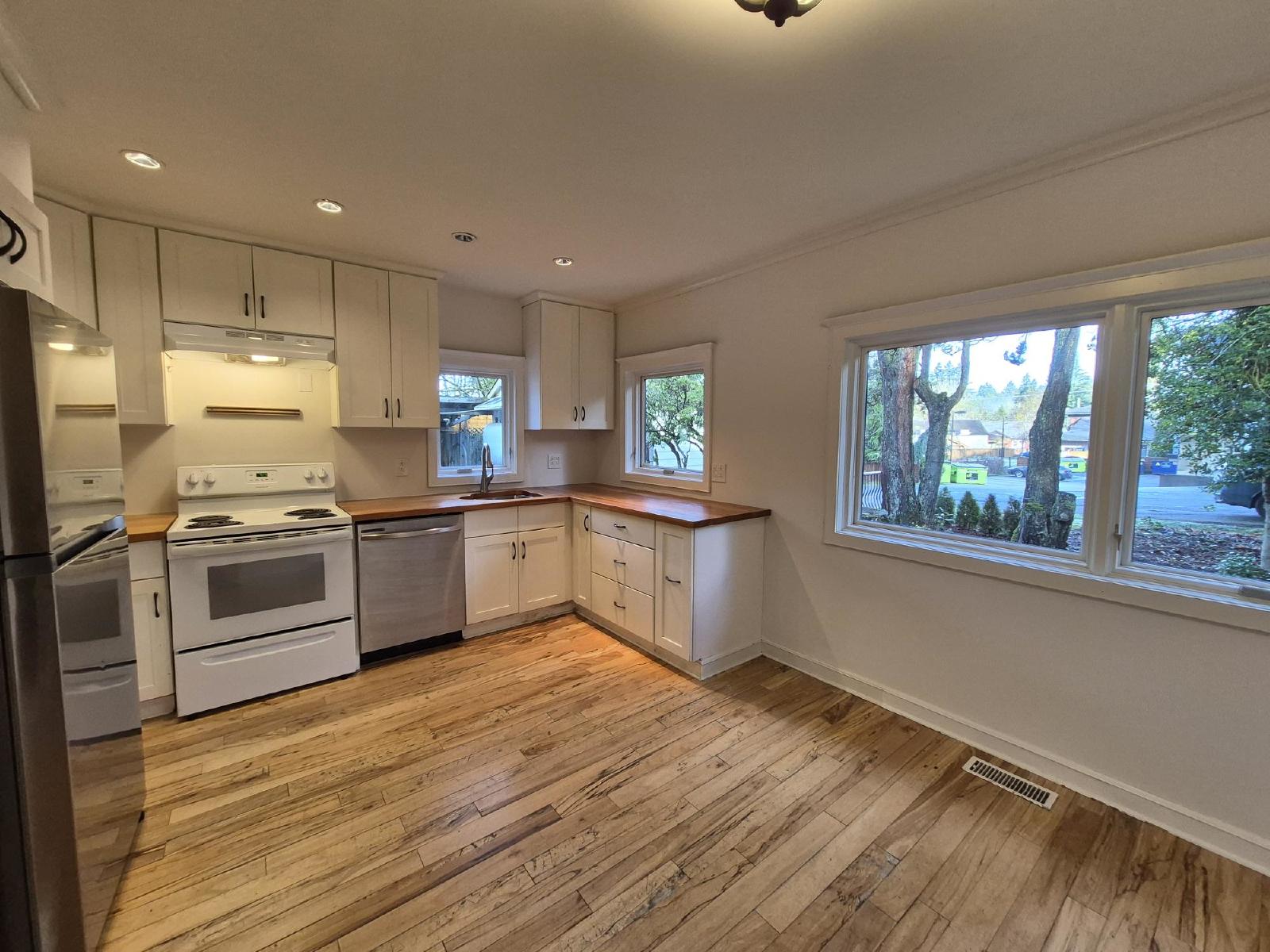 2734 Wilmot Avenue - Main property image