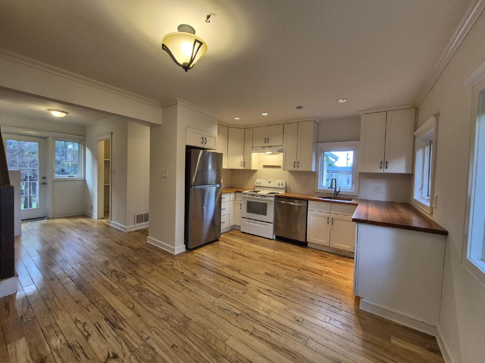 2734 Wilmot Avenue - Main property image