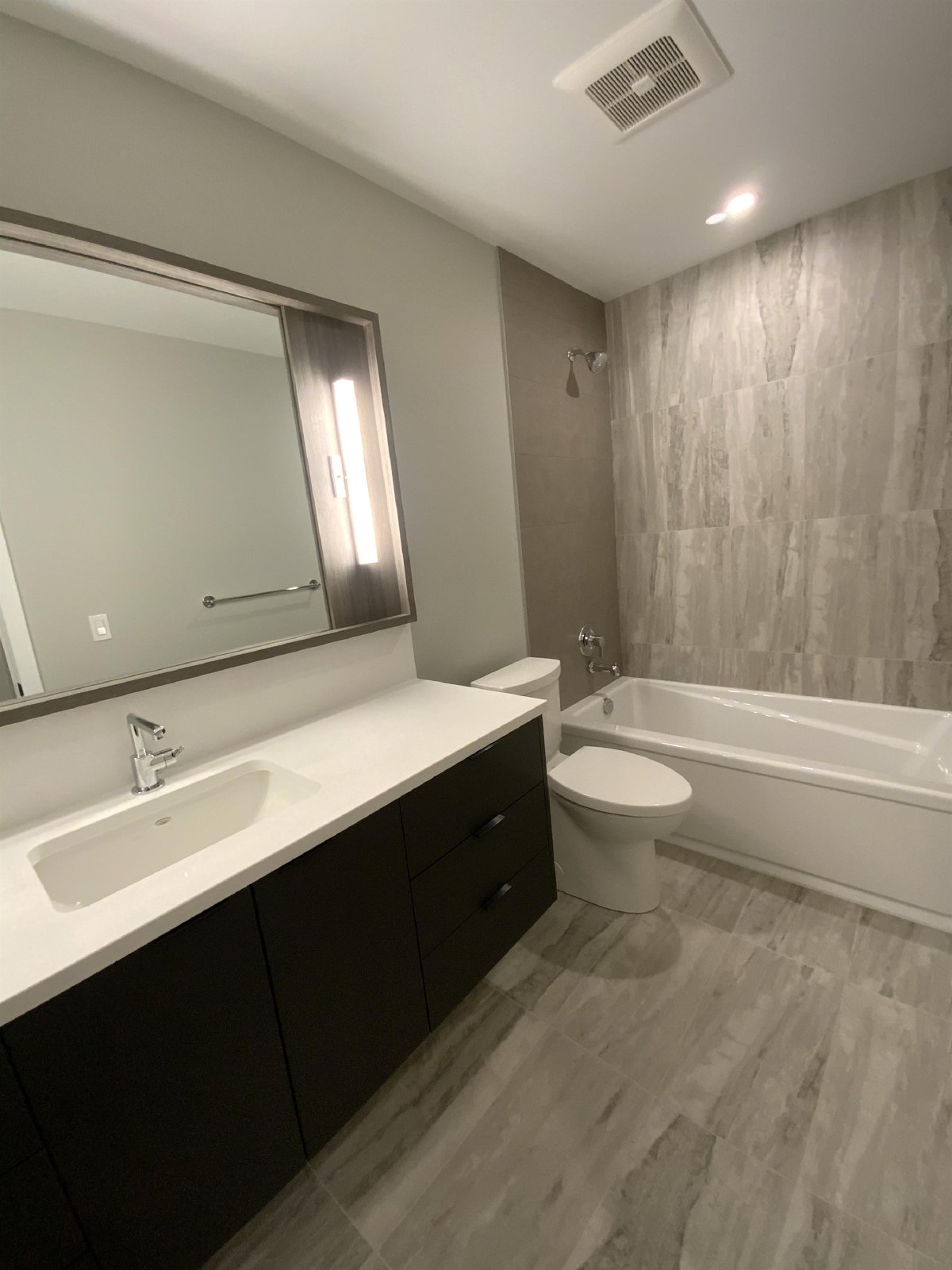 Whirlaway Crescent 967-410 - 1 property image