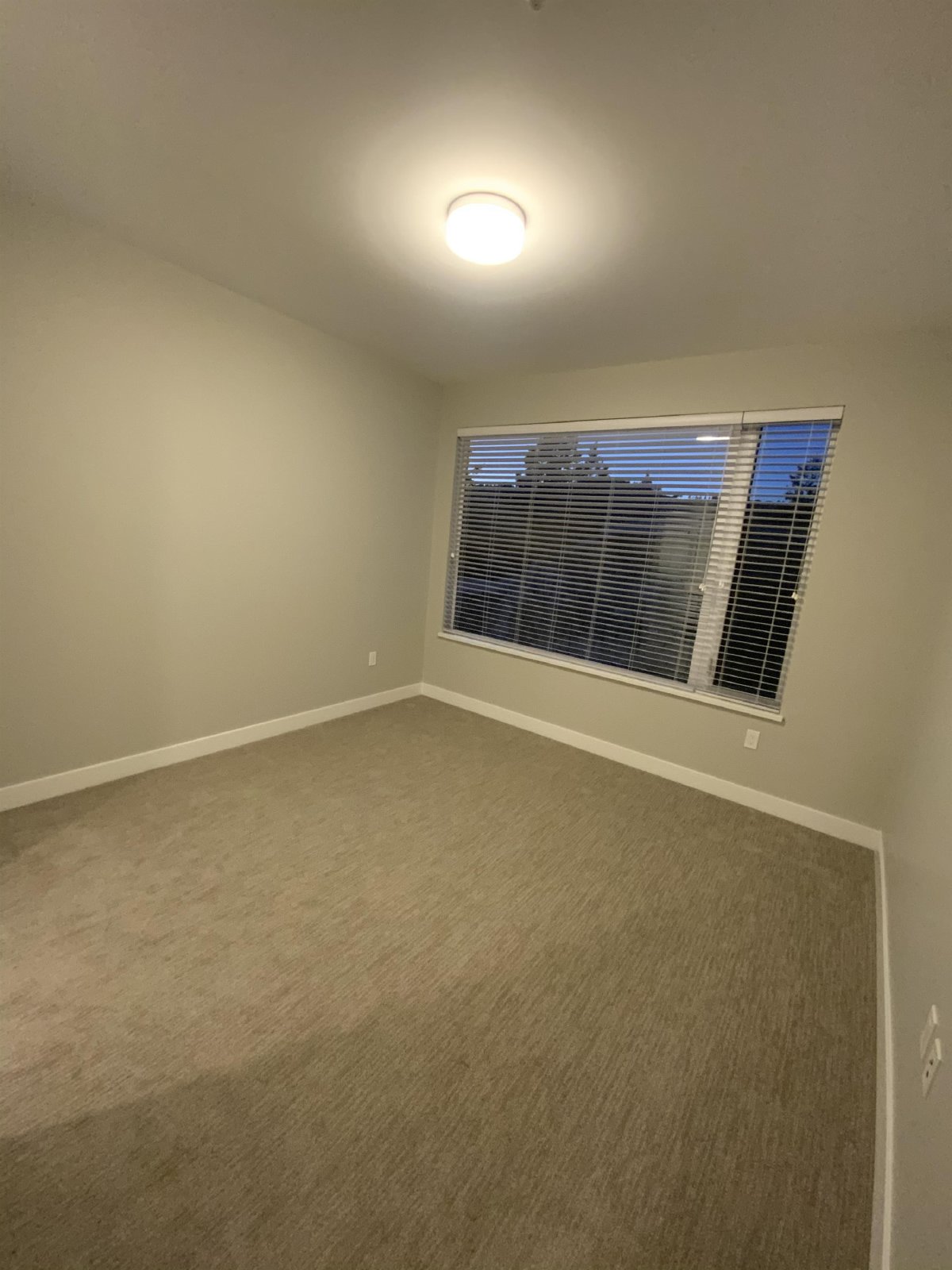 Whirlaway Crescent 967-410 - 1 property image