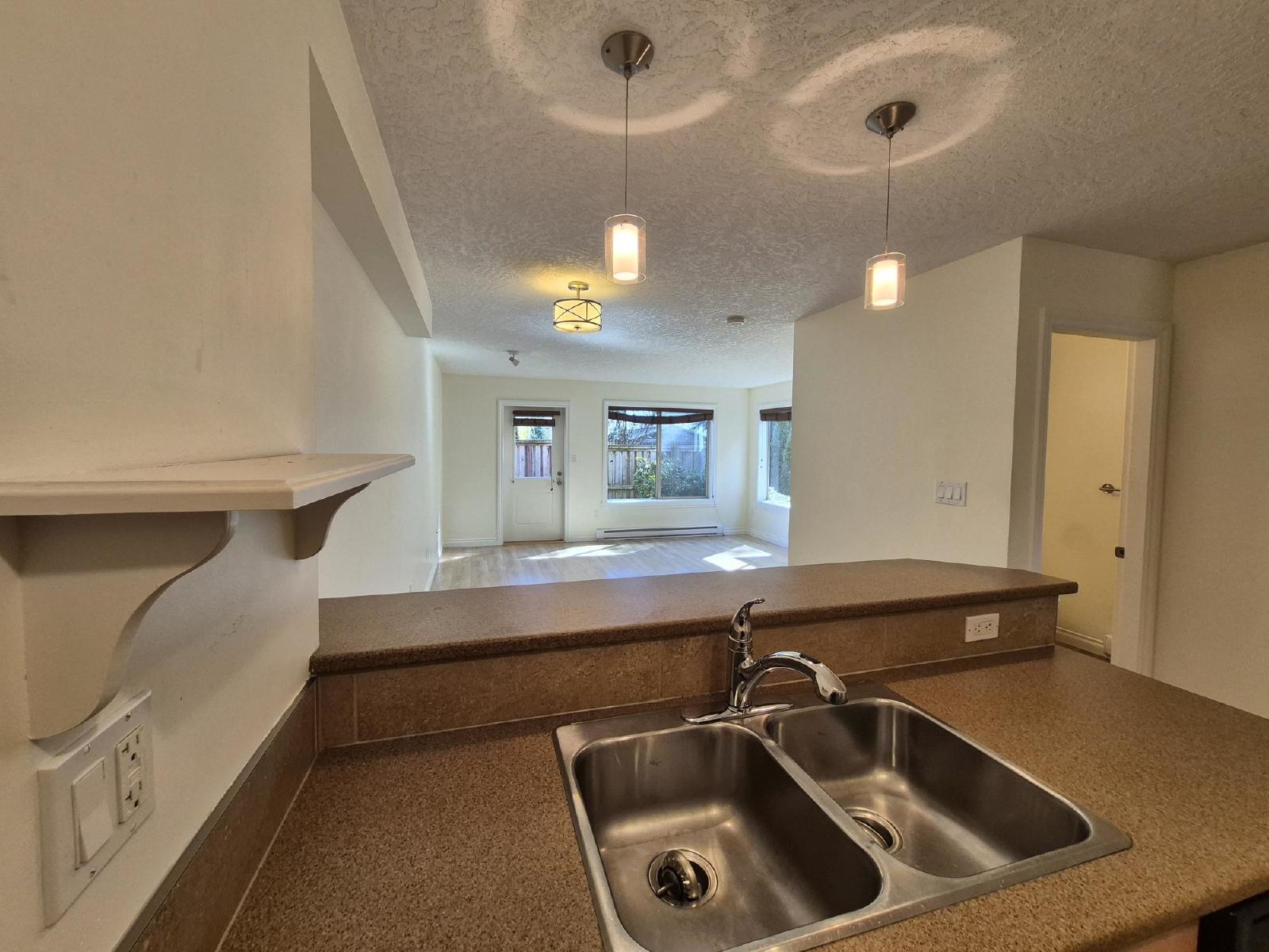 107 1919 Maple Avenue South - 107 property image