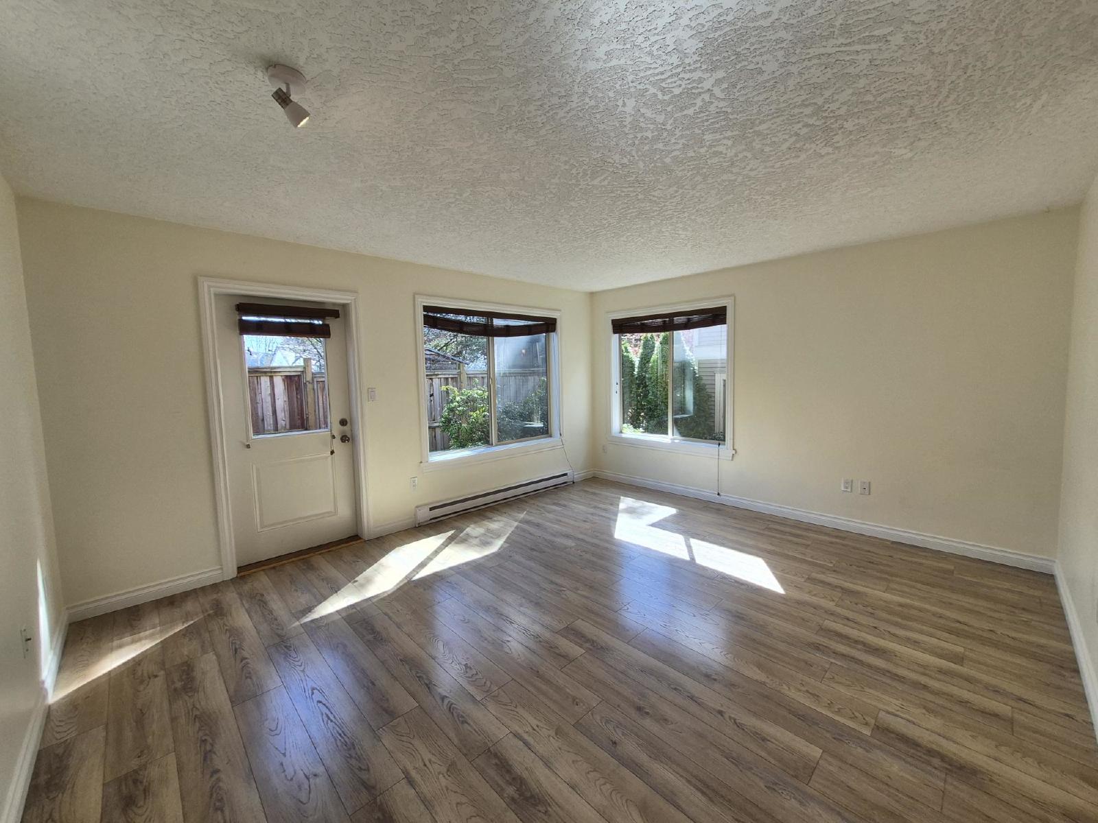 107 1919 Maple Avenue South - 107 property image