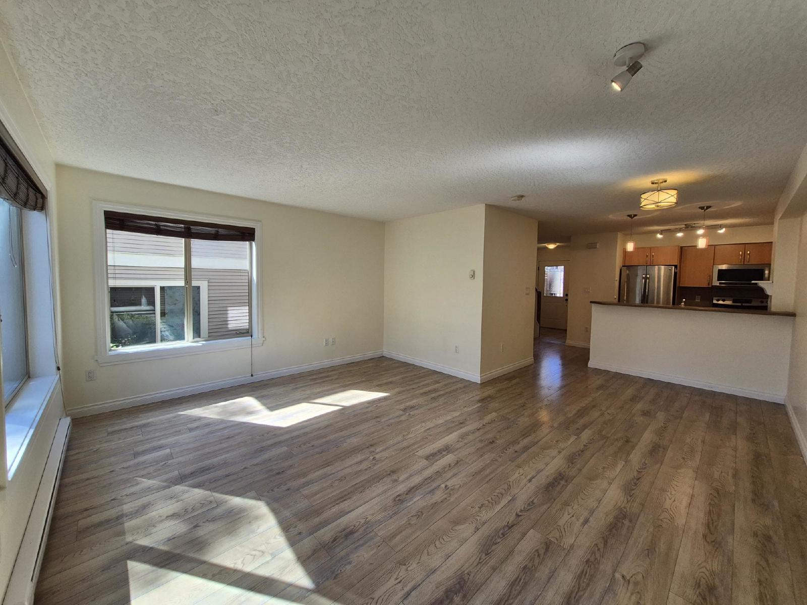 107 1919 Maple Avenue South - 107 property image