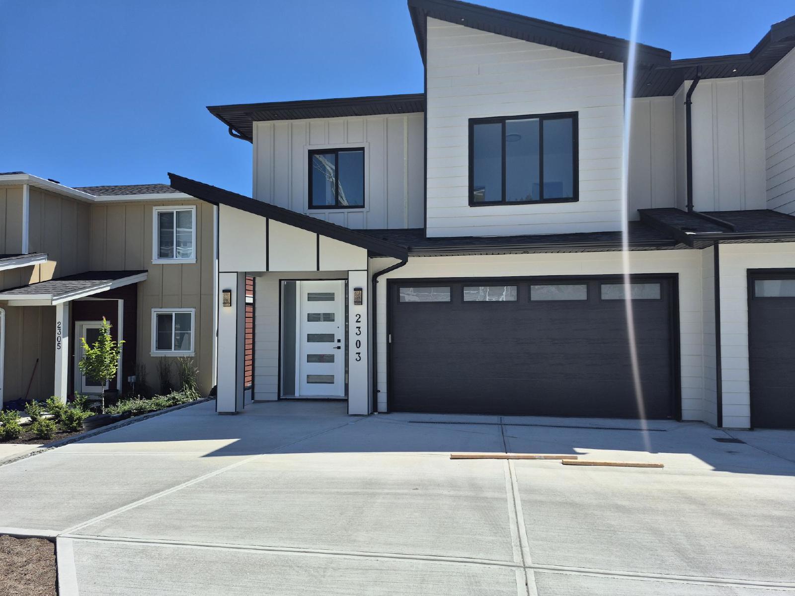 2303 Hudson Terrace - Main property image
