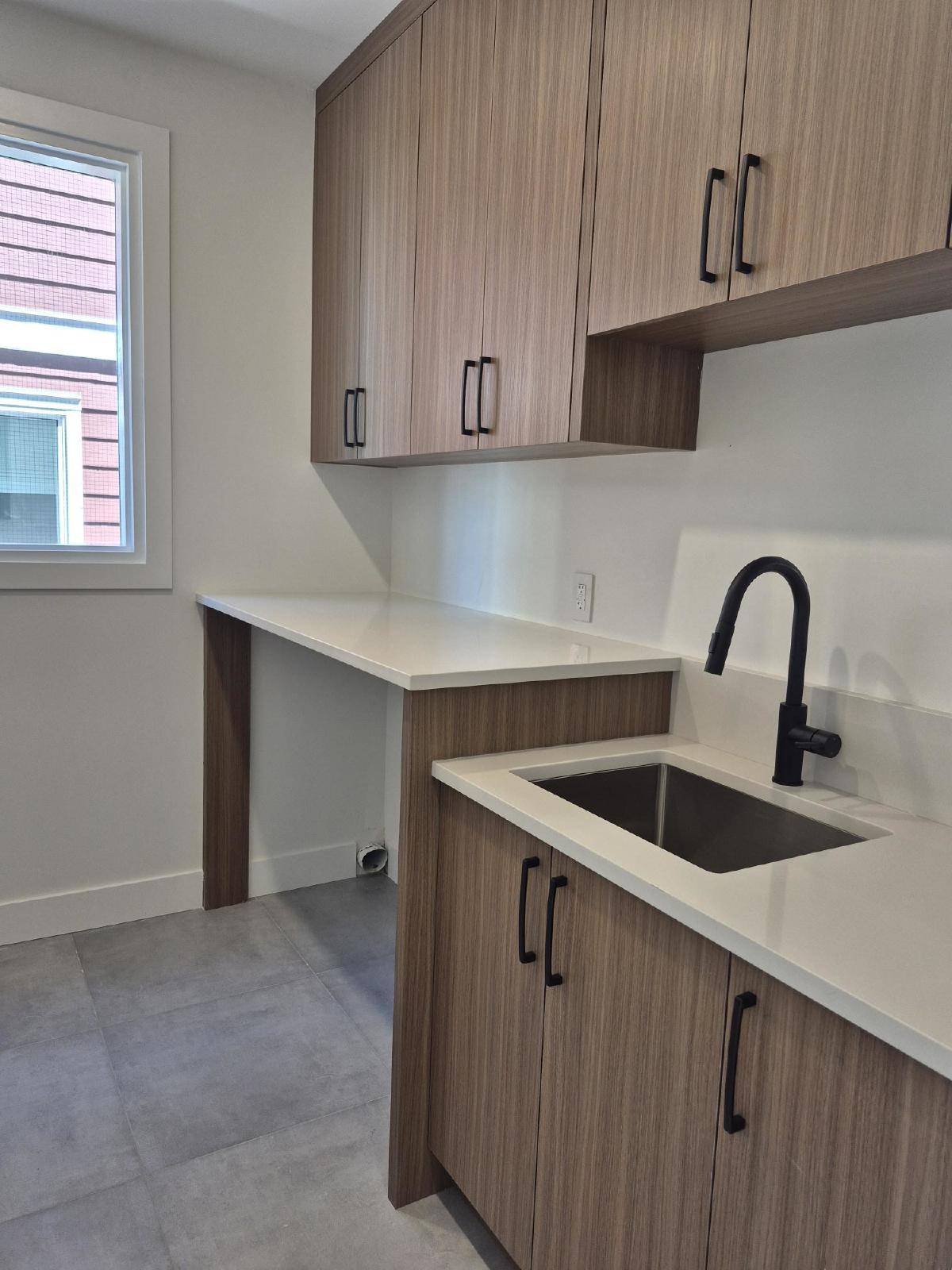 2303 Hudson Terrace - Main property image
