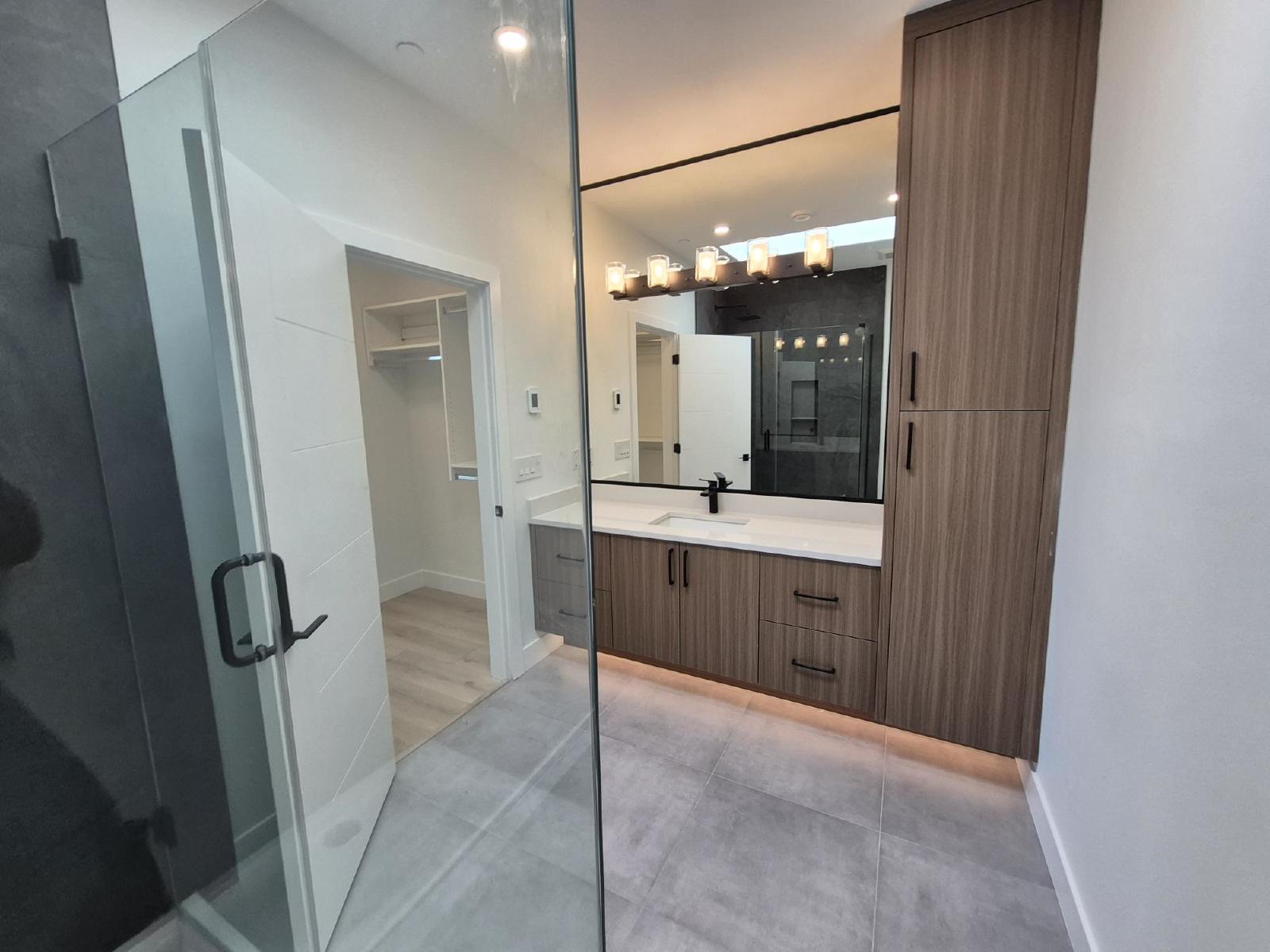 2303 Hudson Terrace - Main property image