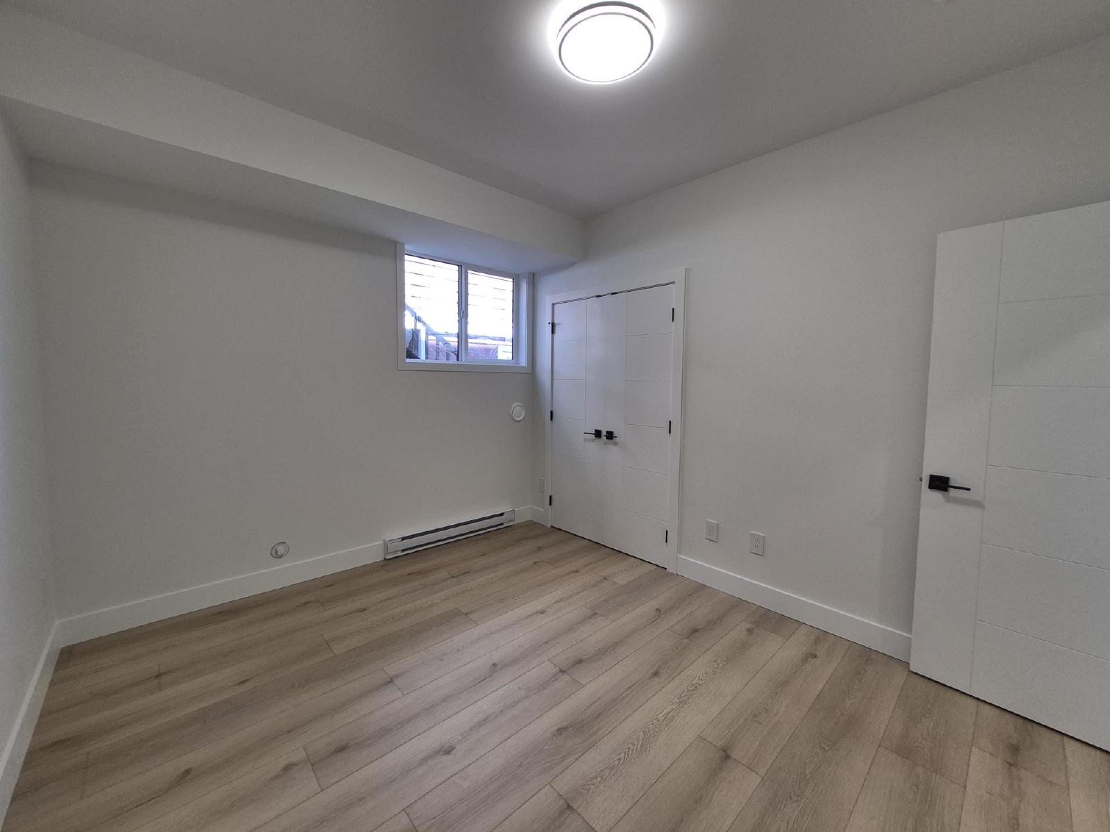 2303 Hudson Terrace - Suite property image