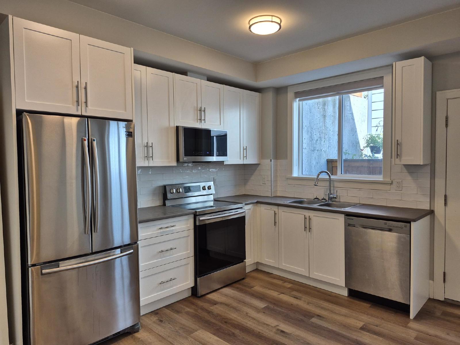 Flint Avenue 1234 - Suite property image